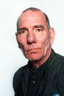 Pete Postlethwaite